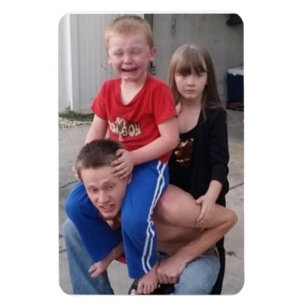 Liebliche Kinder auf Tricksereien Magnet