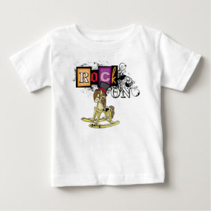 Lieblicher Babyrock auf Rosenhaufe Baby T-shirt