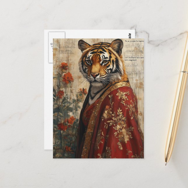 Lieblicher Tiger in einer Roben-Collage Postkarte (Vorderseite/Rückseite Beispiel)