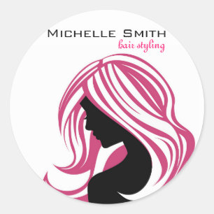 Liebliches Mädchen mit rosa Haar Haarstyling Brand Runder Aufkleber