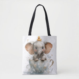 Lieblingselefantenbaby in Teetasse mit Gummiente