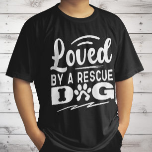 Lieblingsgeschenke eines Hundes mit Adoption T-Shirt