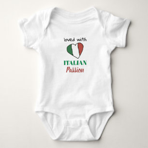 *~* LIEBT MIT ITALIENISCHER PASSION HERZFLAGE Wei Baby Strampler