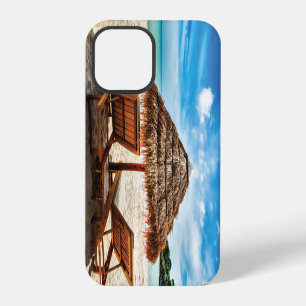 Liegestühle am Strand Kissen iPhone 12 Pro Hülle