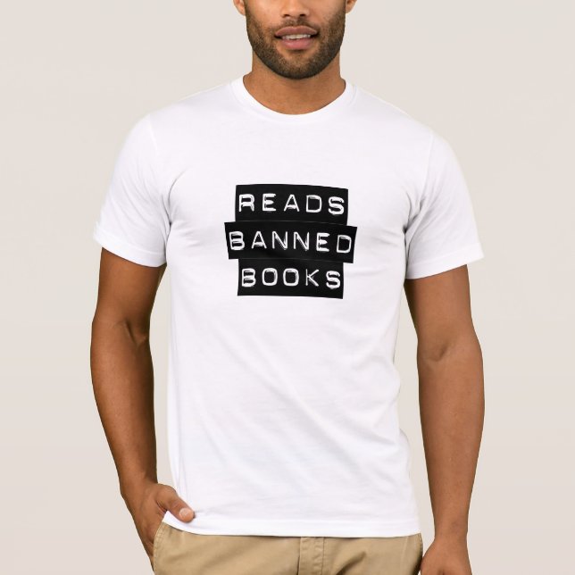 Liest verbotene Bücher T-Shirt (Vorderseite)