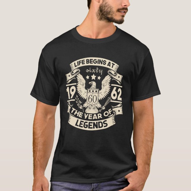 Life begins at the age of 60 T-Shirt (Vorderseite)