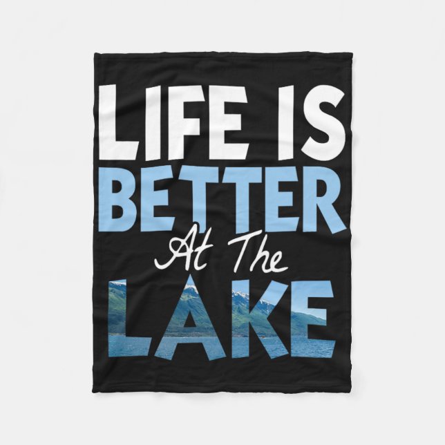 Life Is Better At The Lake Fishing Boating  Fleecedecke (Vorderseite)