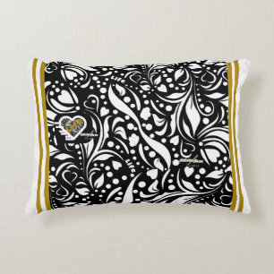 Life Zitat Black Accent Pillow - Adiela Akoo Dekokissen