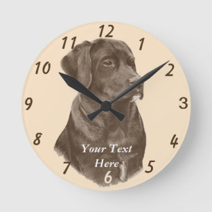 lifelike pet portait of chocolate labrador dog runde wanduhr