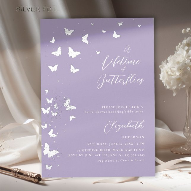 Lifetime Butterfys Modernes Lilac-Brautparty Folieneinladung (a lifetime of butterflies bridal shower invitation lilac silver foil elegant vines whimsical modern )