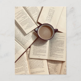Light Academia Ästhetischer Kaffee und Bücher Postkarte