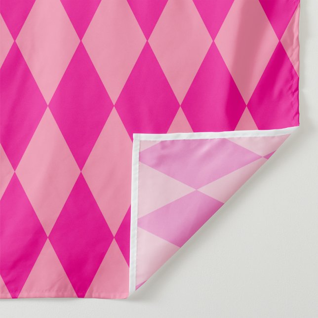 Light and Dark Pink Harlequin Diamonds Checkers  Stoff (Von Creator hochgeladen)