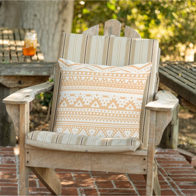 Light Apricot Orange Ivory Zigzag Tribal Art Kissen (Stuhl )