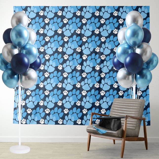 Light Baby Blue & Navy Wiederholungs-Pawprint Hint Wandteppich (Baby Blue and Navy Blue Pawprint Repeating Background for Photo booths, backdrops and more!)