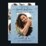 Light Blue Glitzer Halo Foto Collage Sweet 16 Einladung<br><div class="desc">Diese hübsche und gürmische 16 . Geburtstag Geburtstagsparty Foto Collage Einladung ist perfekt für das trendige und stilvolle Mädchen. Es verfügt über ein Imitat gedruckt funkelnd hellblauen Glitzer Pinselhalo auf einem großen Feature-Foto und elegante handgeschriebene kursive Skripttypografie. Auf der Rückseite sind vier weitere individuell anpassbare Bilder und die Party-Details mit...</div>