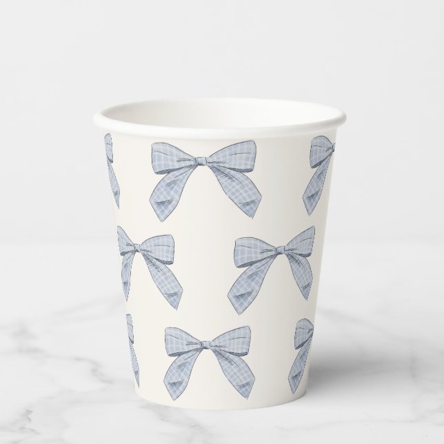 Light Blue Kariert Bow Elegante Boy Baby Shower Pappbecher (Vorderseite)