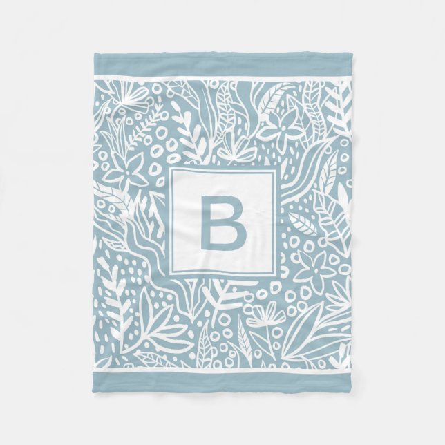 Light Blue Modern Botanical Pattern Monogram Fleecedecke (Vorderseite)