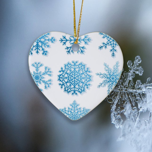 Light Blue Snowflakes Weiße Weihnachten Keramik Ornament (Von Creator hochgeladen)