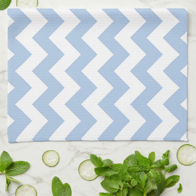 Light Blue und White Zigzag Handtuch (Gefaltet)
