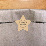 Light Brown Christmas Business Star Shape Sticker<br><div class="desc">Frohe Weihnachten! Einer der bekanntesten Feiertage des Jahres. Es ist auch eine der besten Jahreszeiten für Werbung für Ihr Unternehmen. Starform Aufkleber mit fröhlichen Weihnachtsgrüßen, Ihrem Firmennamen, Stadt oder Stadt und Staat. Sie können es als Zubehör für Ihr Produktverpackungsmaterial verwenden, um Ihren Produktnamen zu fördern. Sie können es auch als...</div>
