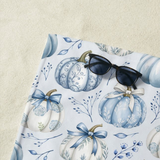 Light Dusty Blue Pumpkin Pattern - Strandtuch (Beispiel)