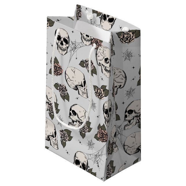 Light Gray Elegant Dark Halloween Skull Kleine Geschenktüte (Vorderseite Schrägansicht)