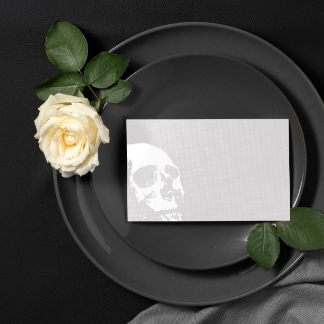 Light Gray White Skull Goth Wedding Platzkarte (Von Creator hochgeladen)