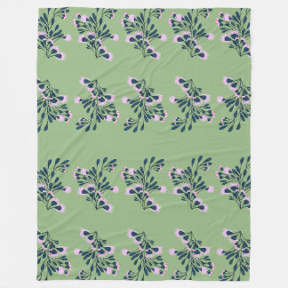 Light Green Floral Sprigs Fleecedecke