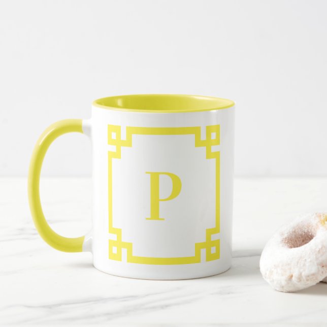 Light Lemon Yellow Greece Key Border Monogram Tasse (Mit Donut)