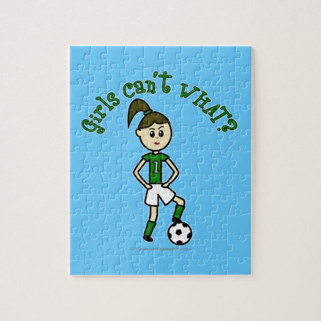 Light Soccer Girl in Green Uniform Puzzle (Vertikal)