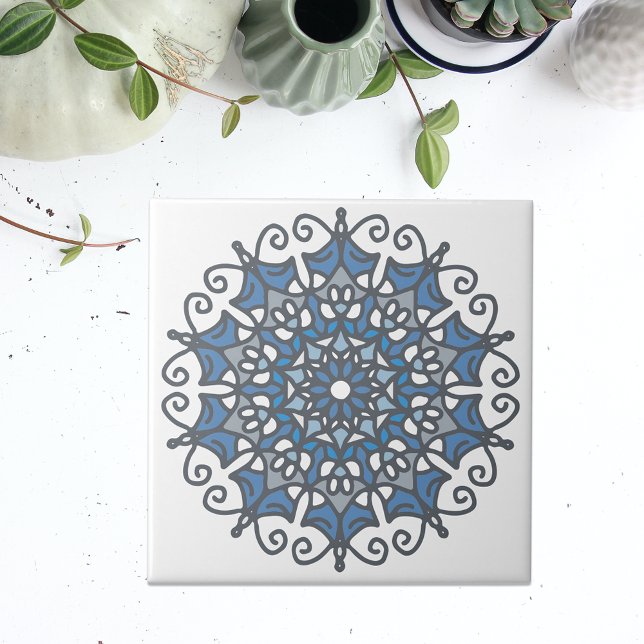 Light Steel Blue Elegant Doily Mandala On White Fliese (Von Creator hochgeladen)
