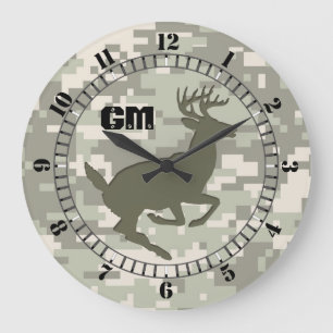 Light Storm Digital Camouflage Deer Camo Monogram Große Wanduhr