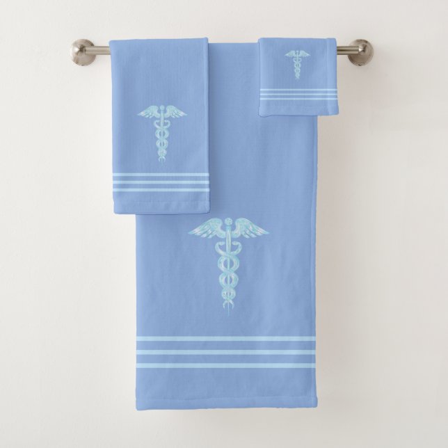 Light Turquoise Caduceus & Stripes auf Sky Blue Badhandtuch Set (Insitu)