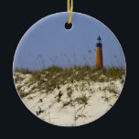 Lighthouse Ponce Inlet Florida Beach Foto Keramik Ornament<br><div class="desc">Ein hübsches Foto des Leuchtturms Ponce Inlet in der Nähe des Strandes von Daytona, Florida, das an einem Tag mit blauem Himmel von einem Strand genommen wurde</div>