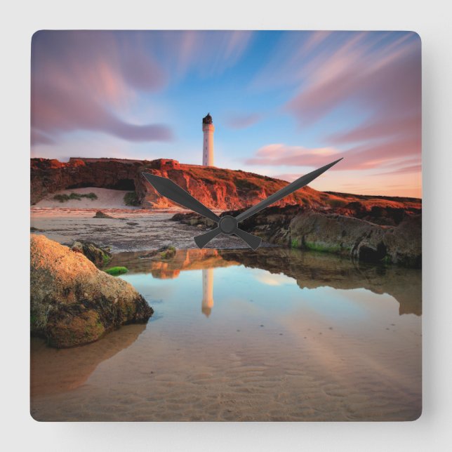 Lighthouses | Sea-Light Lossiemouth Scotland Quadratische Wanduhr (Vorderseite)