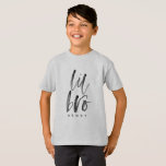 lil bro T-Shirt<br><div class="desc">Lil bro T - Shirt kleinen Bruders. Moderner T - Shirt des kleinen Bruders des Watercoloreffektes. Großes Geschenk für Babypartys. Sortiert, um Kinder und Erwachsene zu passen, da Sie nie zu alt sind, Ihnen die Liebe zu zeigen, die ein kleiner Bruder ist! Großer Geburtstag oder Weihnachtsgeschenk für Ihren kleinen Bruder....</div>