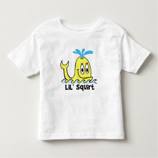 lil spritzen für die Kleiner oder die kleinen Kleinkind T-shirt