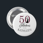 Lila 50 und fabelhafter Geburtstagsparty Individue Button<br><div class="desc">Mit diesem eleganten 50. Geburtstagsdesign können Sie 50 stilvoll feiern. 50 und fabelhaft in Imitaten lila Glitzer und schwarz mit tanzender Silhouette. Matching Produkte und andere Farben sind in unserem Shop erhältlich. Kundenspezifische Anfragen sind willkommen.</div>
