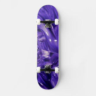 Lila Abstrakter Skater Skateboard