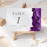 Lila Agate Silver Wedding Tischnummer<br><div class="desc">Der rechte Rand dieser eleganten,  modernen Hochzeitskarte weist eine lila Aquarellgrenze mit Imitaten silbernen Glitzer auf. Der anpassbare Text kombiniert kohlegraue römische Serifen,  kursiv und kopperplate Schriftart auf weißem Hintergrund.</div>