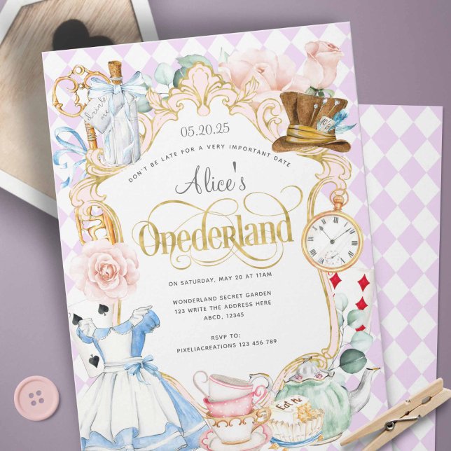 Lila Alice Wunderland Tee Party verrückte Hasser M Einladung (Purple, Alice in wonderland themed, Girl 1st birthday invitations.)