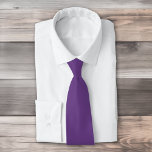 Lila Amethyst in fester Farbe Krawatte<br><div class="desc">Solid Farbe Amethyst lila Design.</div>
