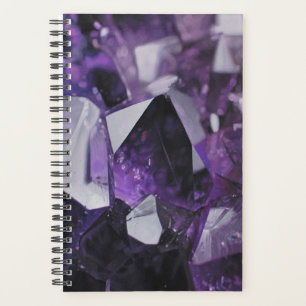 lila Amethyste aus geometrischem Edelstein Planer