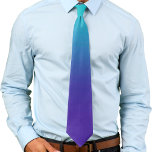 Lila Aqua Gradient Ombre Krawatte<br><div class="desc">Tief Lila trifft aqua türkis blau in diesem phantastischen Gradienten ombrén Farbmischung</div>