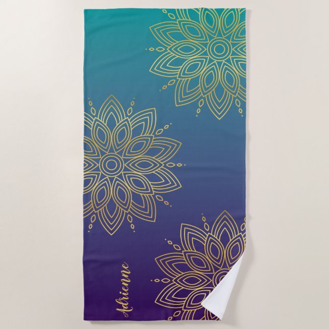 Lila Aquamarine Imitat Gold Mandala Strandtuch (Vorderseite)