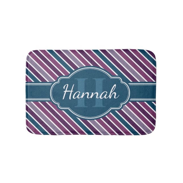 Lila Aquamarines, feines Streifenmuster Monogramm Badematte (Vorderseite)