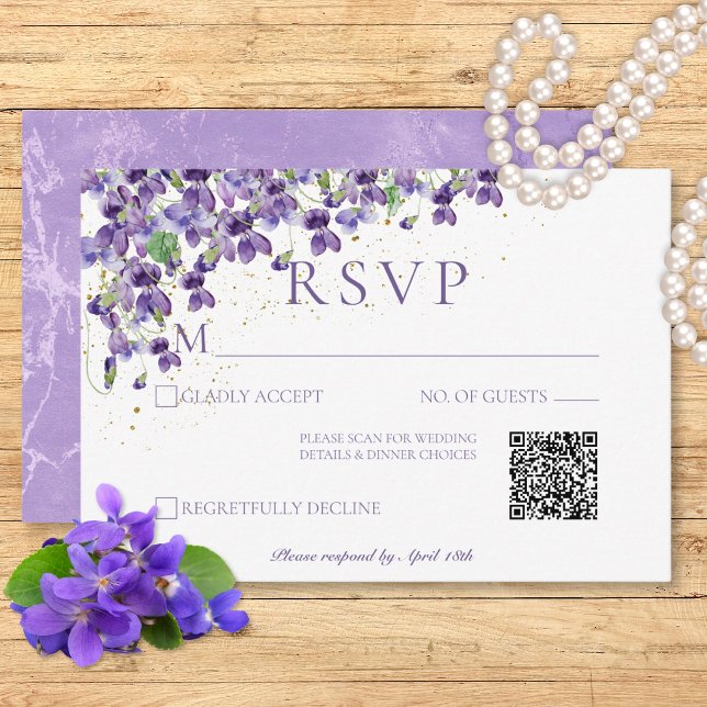 Lila Aquarellfarben-Violetten mit QR-Code RSVP Karte (Purple Watercolor Violets Wedding QR Code RSVP Card)