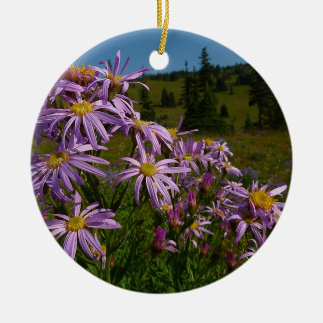Lila Aster-Blume auf dem Rainier Keramik Ornament (Vorne)