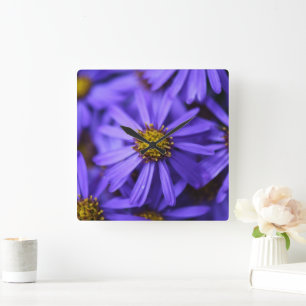 Lila Aster-Blume geklappt Dankeschön Karte Quadratische Wanduhr