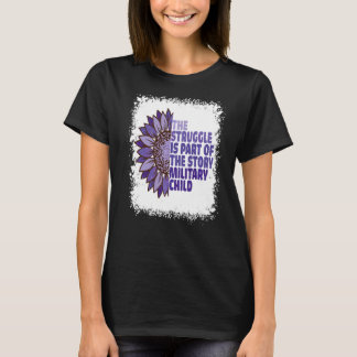 Lila aufgewachsenes militärisches Kind T-Shirt